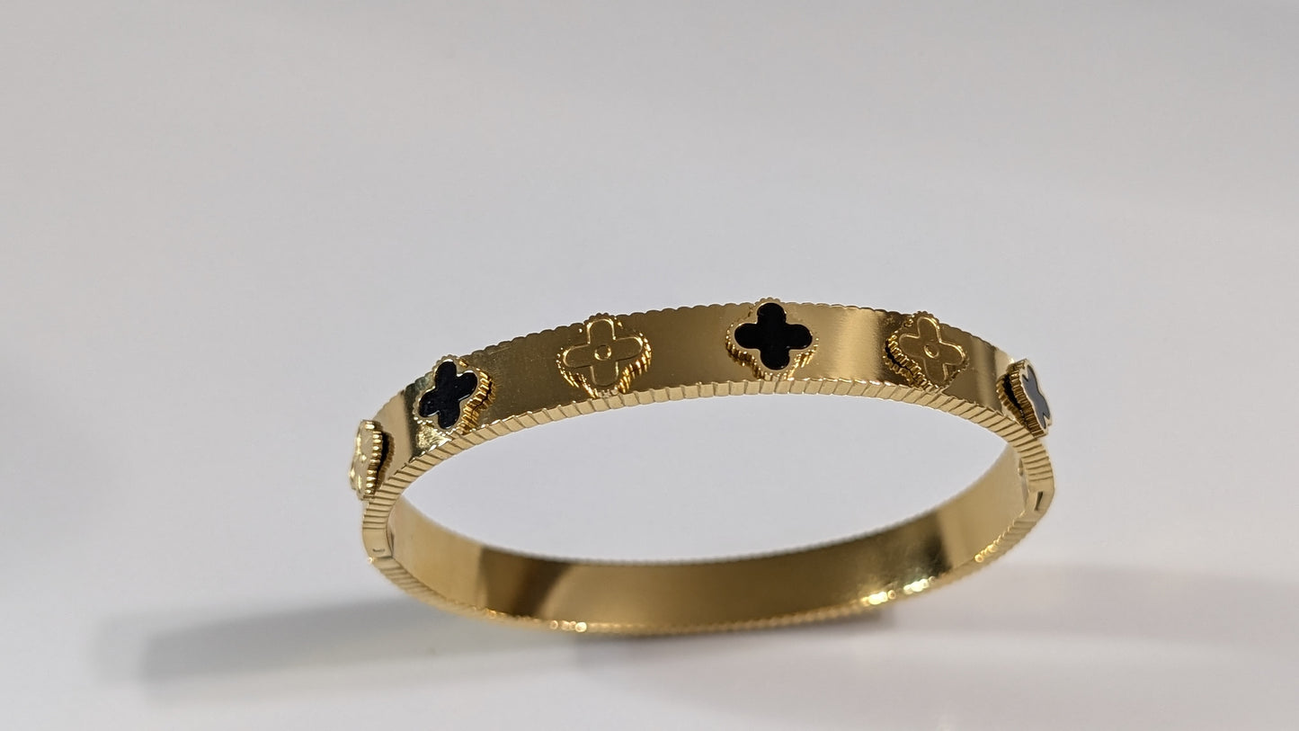 Bracelet à breloques noir (ou blanc) trèfle à quatre feuilles plaqué Or