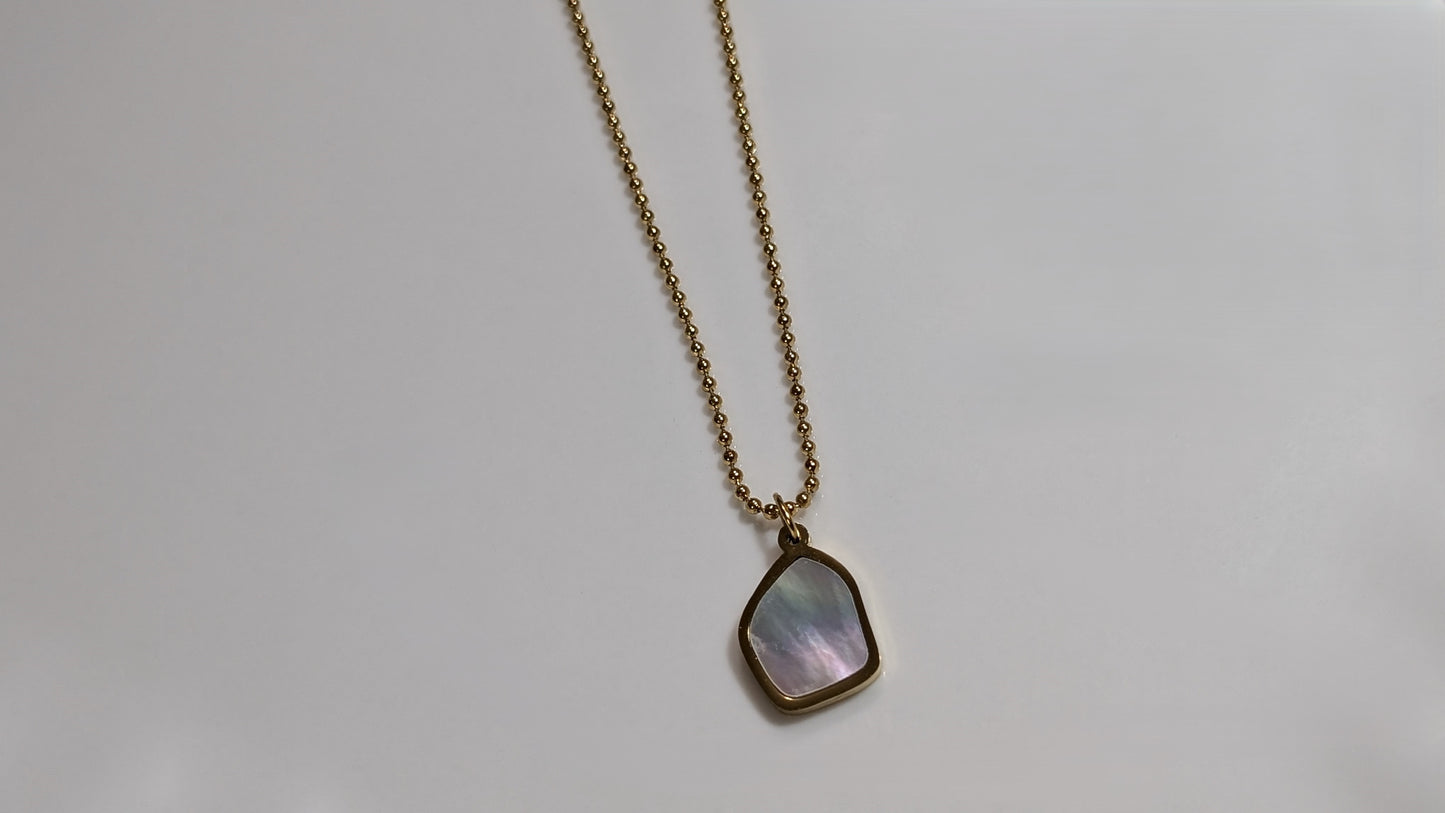 Collier pendentif en forme hexagonale en acier inoxydable plaqué Or 18K