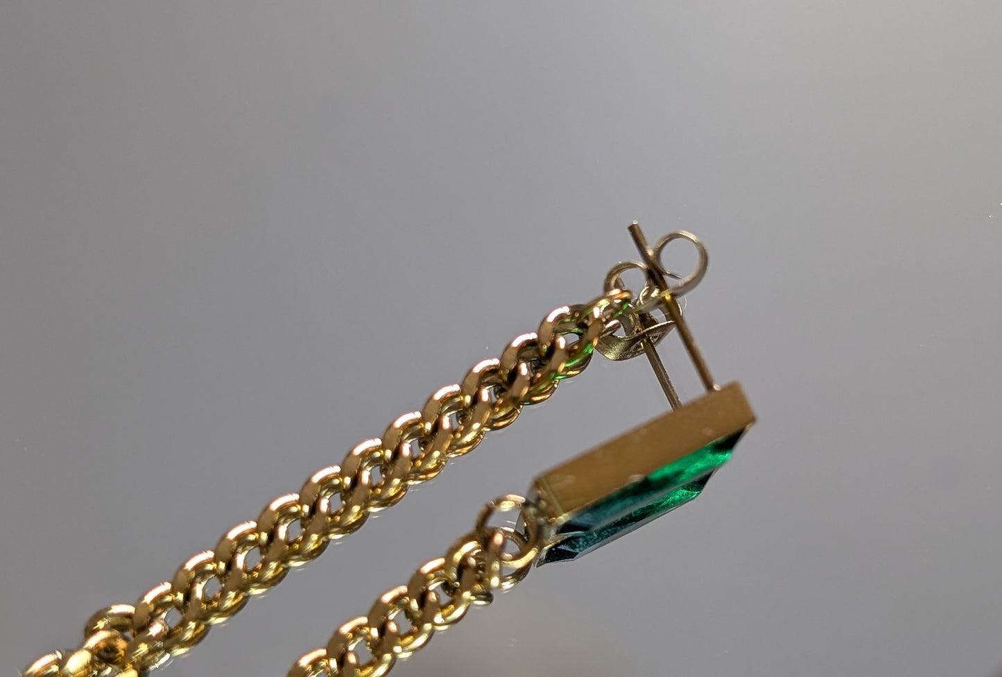 Boucles d'oreilles émeraude verte avec chaînes cuban