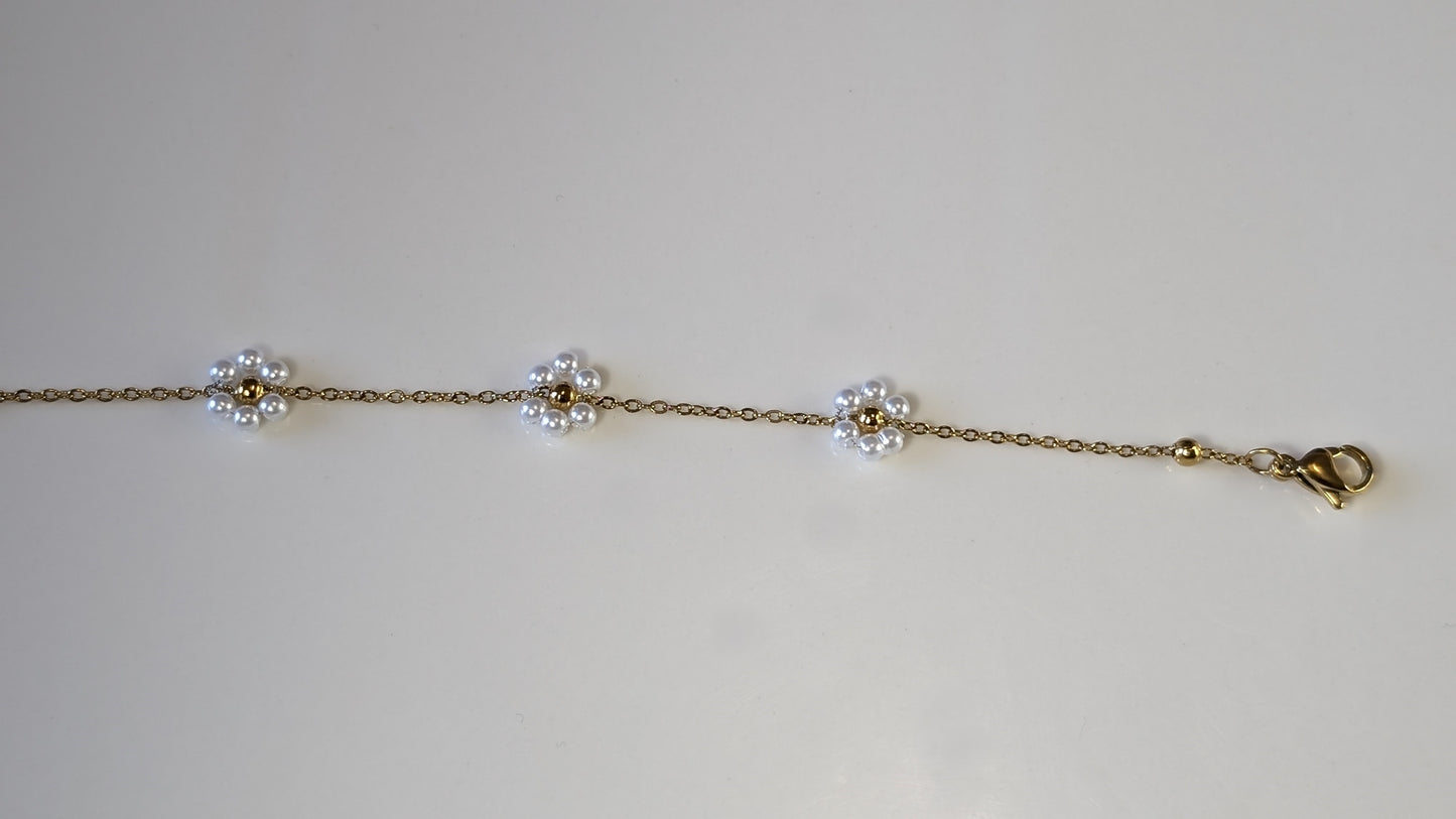 Bracelet perles blanches en fleurs en acier inoxydable plaqué Or 18K