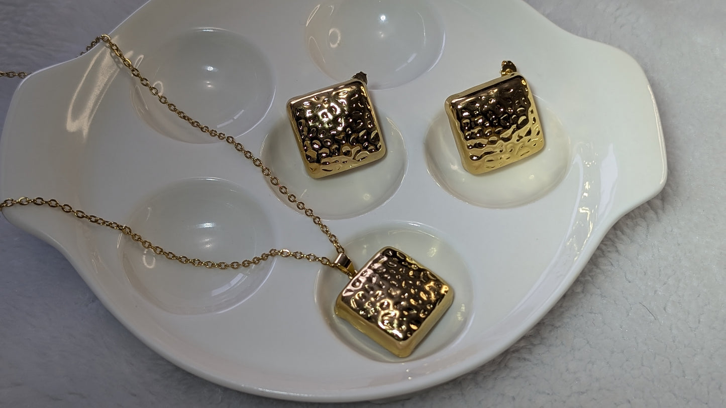 Hammered Shards - Textured Square Jewelry Set in Gold Stainless Steel