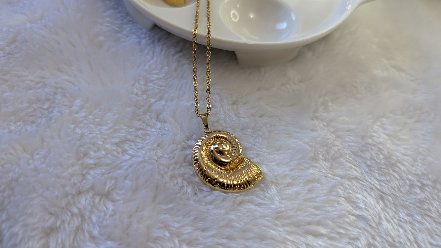 Marine Treasures - Gold Stainless Steel Shell Jewelry Set