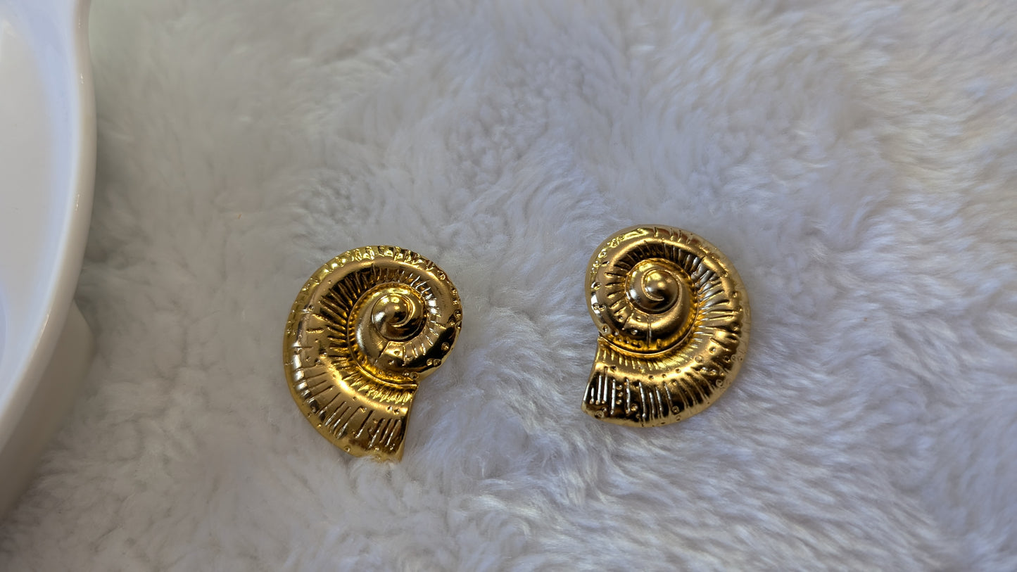 Marine Treasures - Gold Stainless Steel Shell Jewelry Set