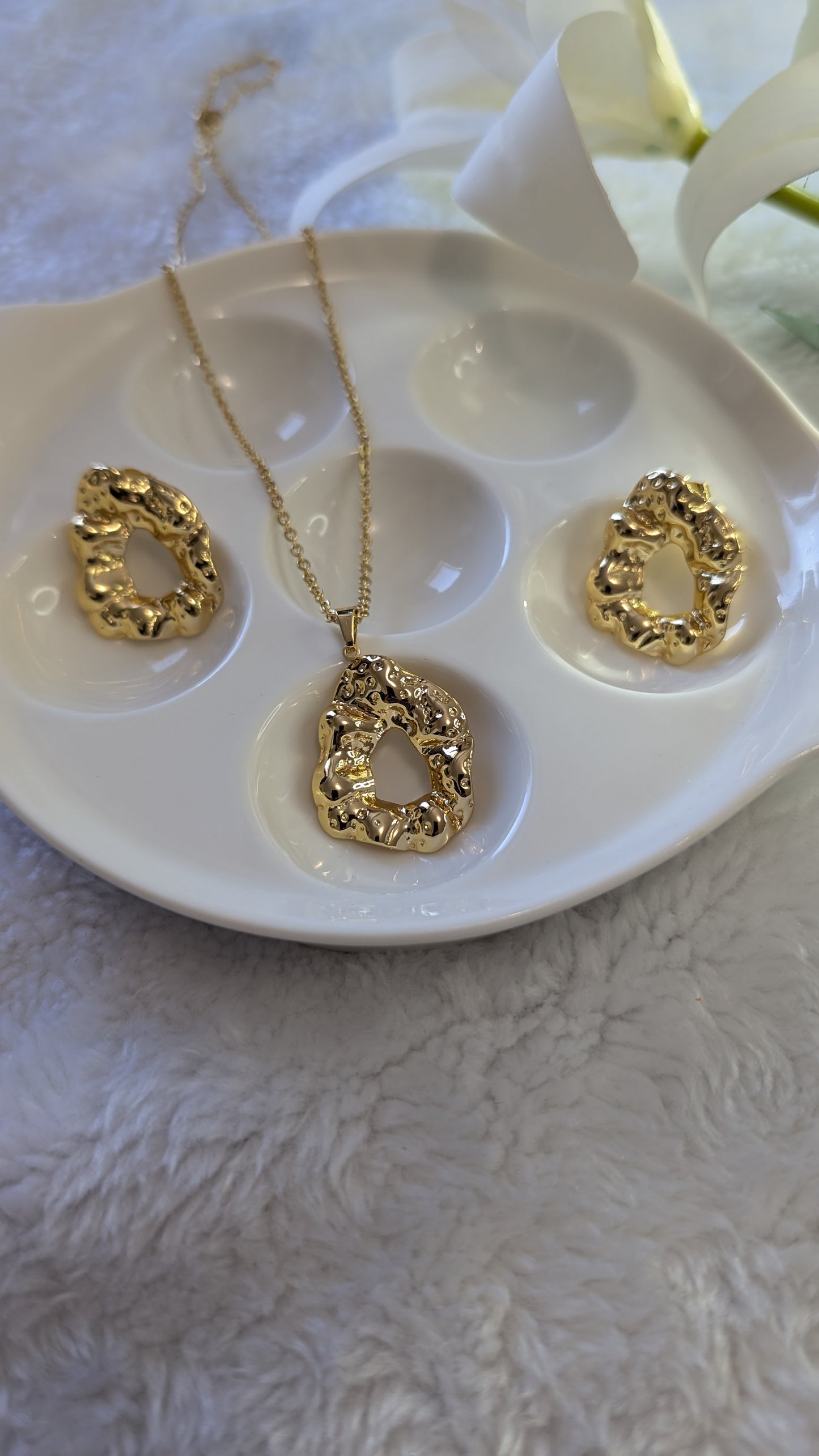 Raw Brilliance - Organic Textured Jewelry Set in Gold Stainless Steel