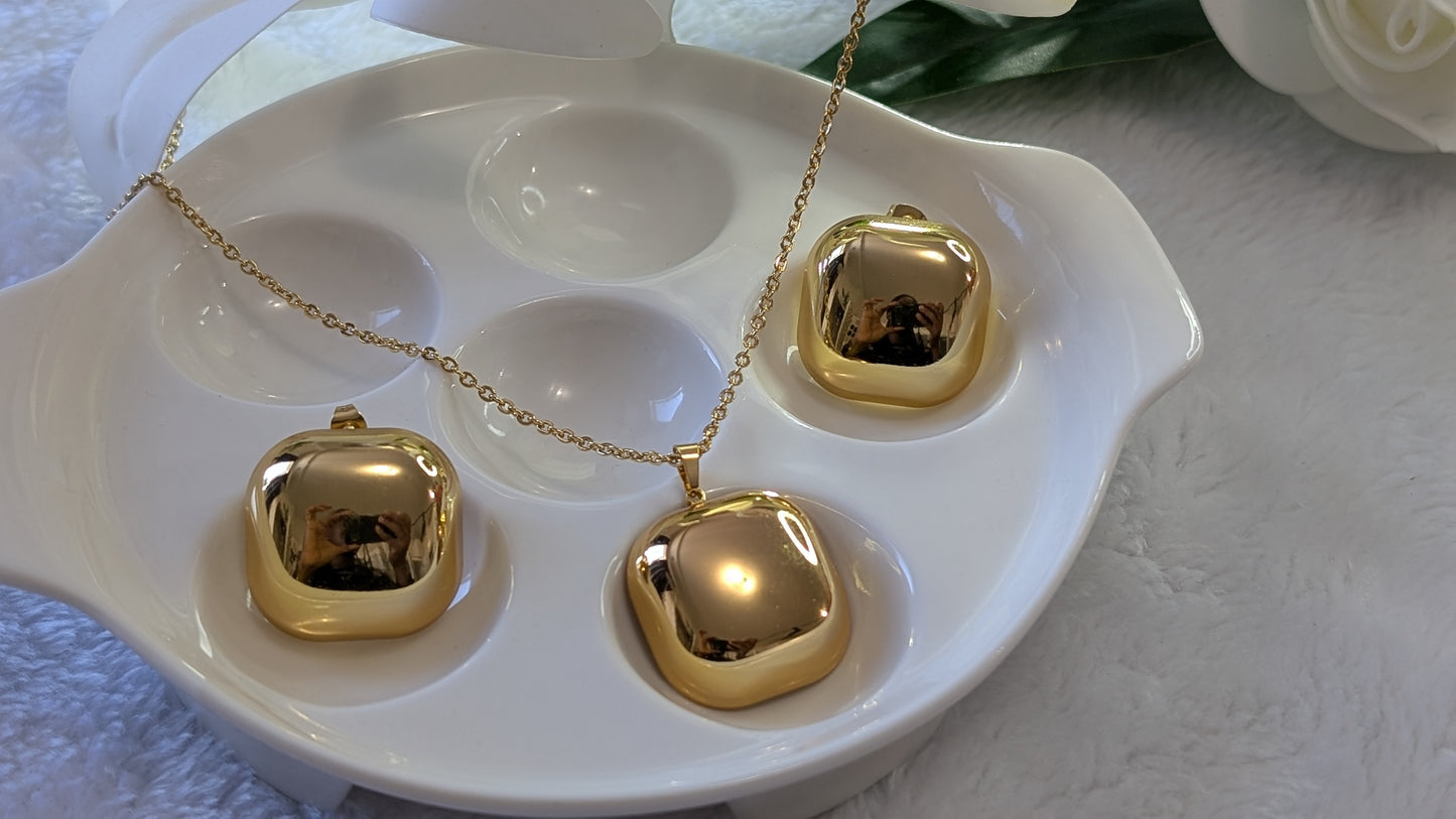 Ensemble de Bijoux Modernes - Collier et Boucles d'Oreilles Carrées Arrondies