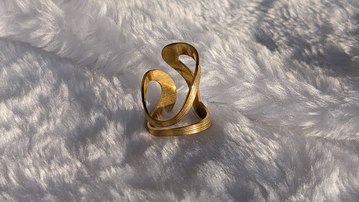 Bague Ouverte Ondulée en Acier Inoxydable Doré