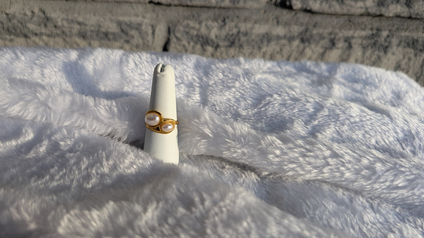 Bague Élégante "Toi et Moi" en Acier Inoxydable Doré avec Perles Délicates - Ajustable