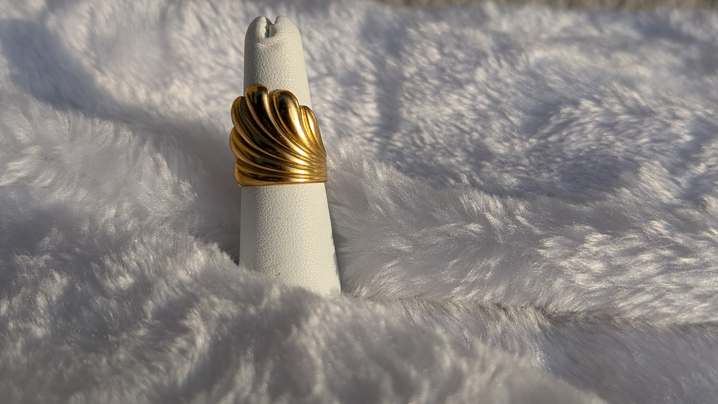Bague Couronne en Acier Inoxydable Doré à Vagues Élégantes