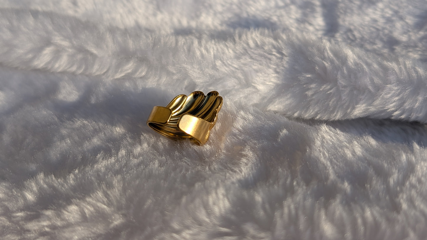 Bague Couronne en Acier Inoxydable Doré à Vagues Élégantes