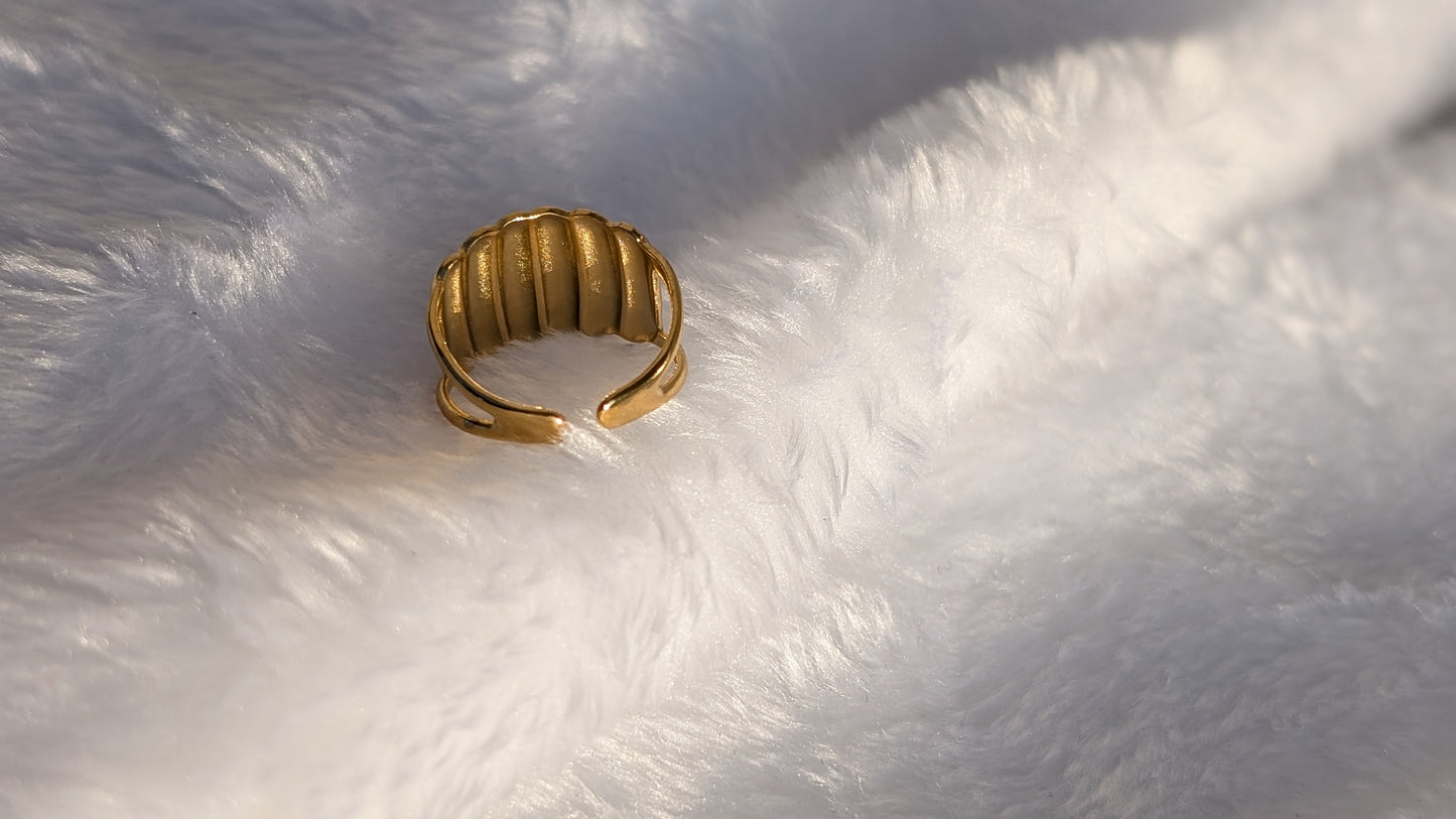 Bague Large en Acier Inoxydable Texturé à Rayures - Options Argent et Plaqué Or