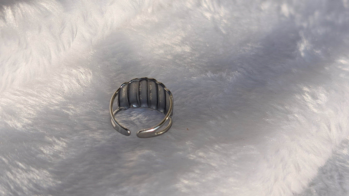 Bague Large en Acier Inoxydable Texturé à Rayures - Options Argent et Plaqué Or