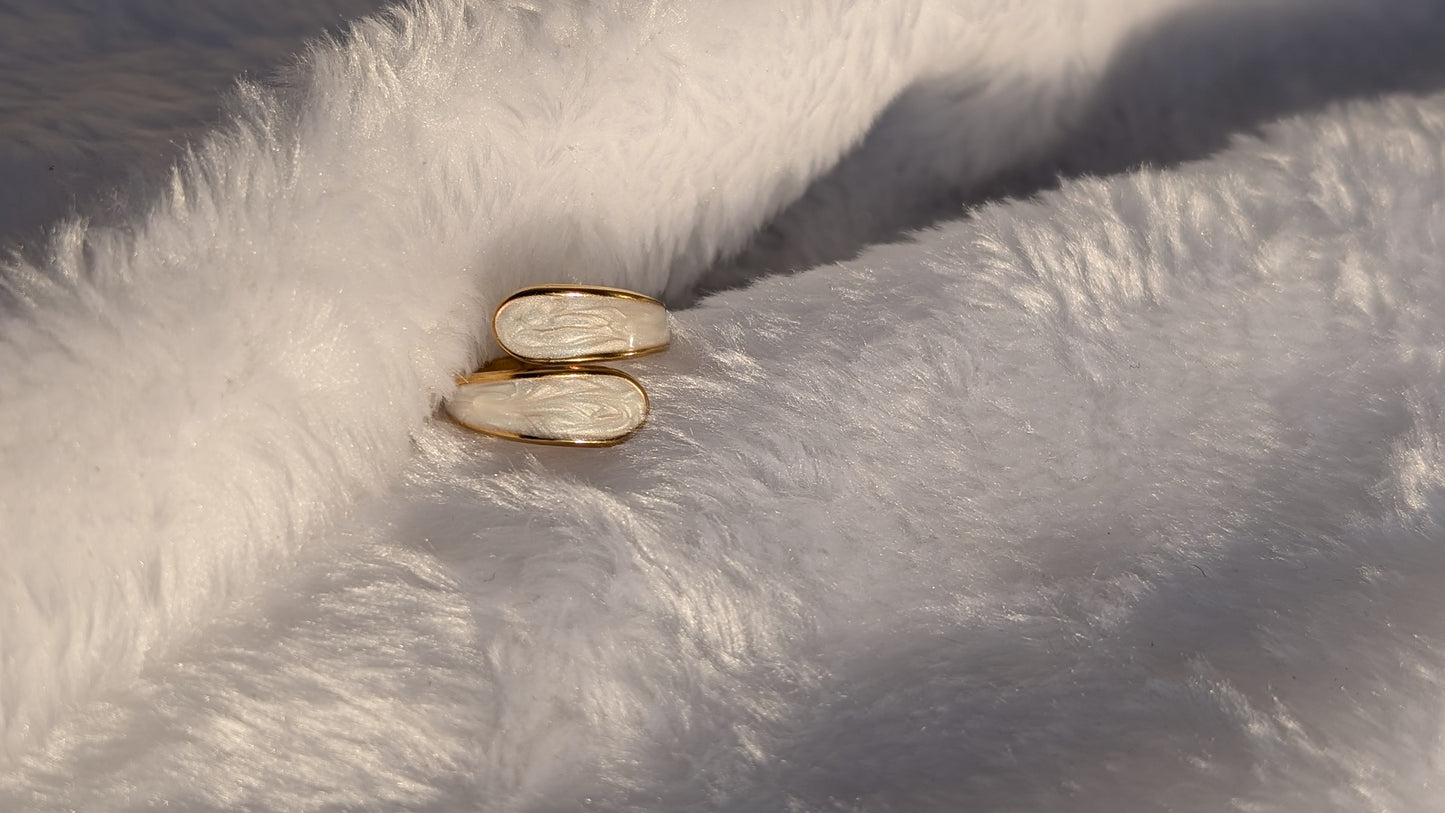 Bague Ouverte Ajustable en Acier Inoxydable Doré avec Incrustations Nacrées Élégantes