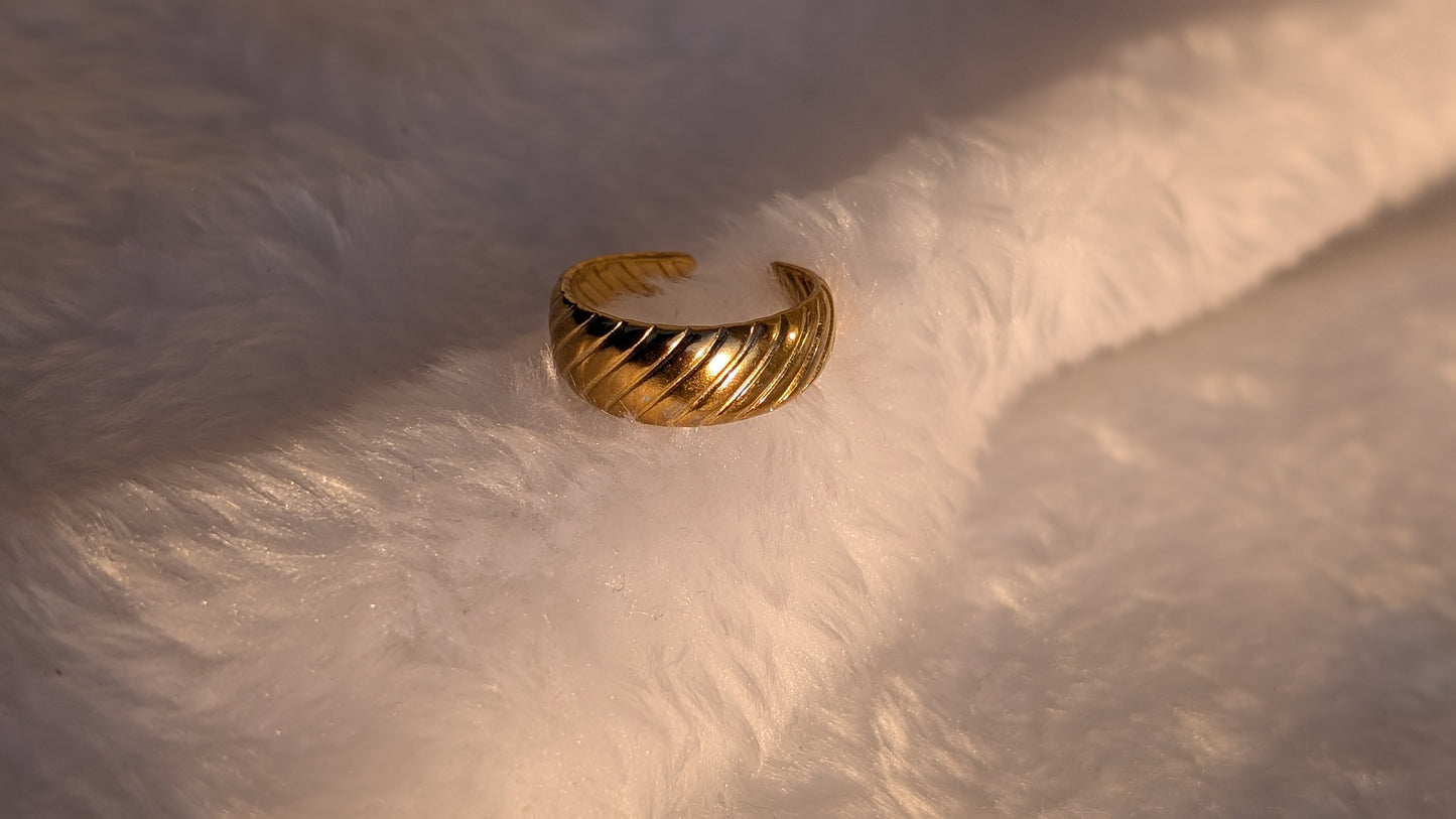 Bague classique en Acier Inoxydable Doré à Motif Côtelé