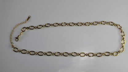 Chain with large intertwined oval links