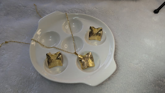 Plis Dorés - Ensemble de Bijoux Carrés Texturés en Acier Inoxydable