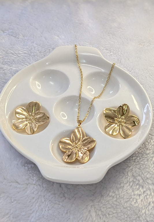 Floraison Dorée - Ensemble de Bijoux Fleur Pétales Texturés en Acier Inoxydable