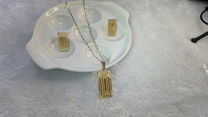 Élégance Rectangulaire - Ensemble de Bijoux Texturés en Acier Inoxydable Doré