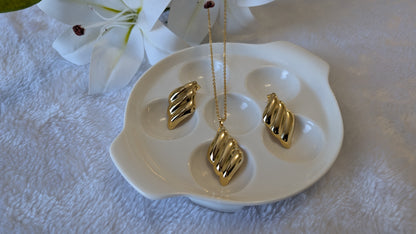 Golden Volutes - Stainless Steel Wavy Jewelry Set