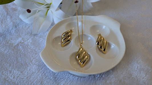 Volutes Dorées - Ensemble de Bijoux Ondulés en Acier Inoxydable