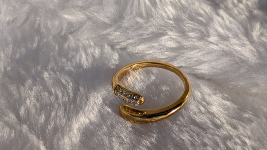 Bague Ouverte Ajustable en Acier Inoxydable Doré et Zircons Étincelants