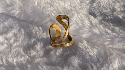 Bague Ouverte Ondulée en Acier Inoxydable Doré