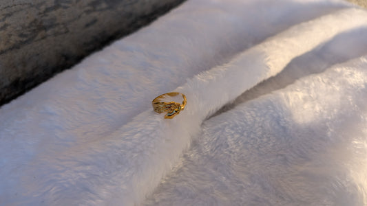 Bague Ajustable en Acier Inoxydable Doré "Étreinte Ailée"
